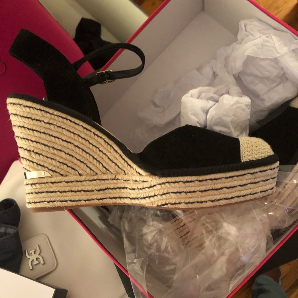 Brand new Vince Camatu wedges sz 10